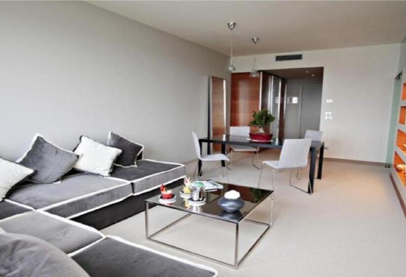 Президентский Люкс, Cosmopolitan