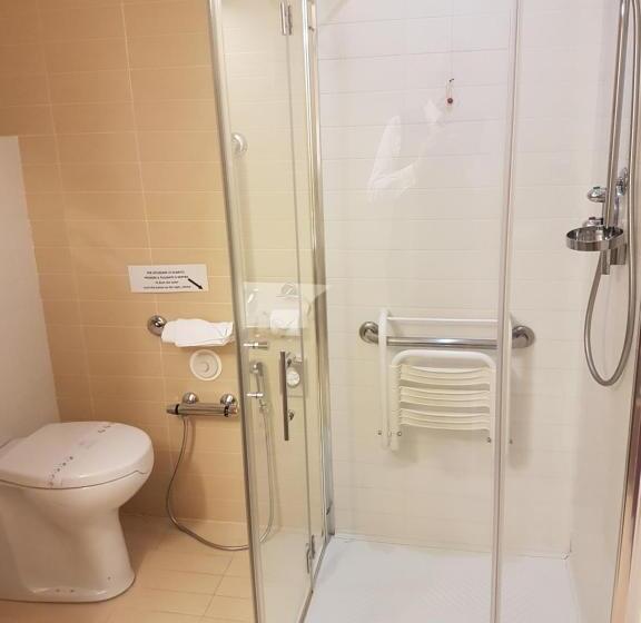 Номер Стандарт Адаптированный для Инвалидов, Cosmopolitan