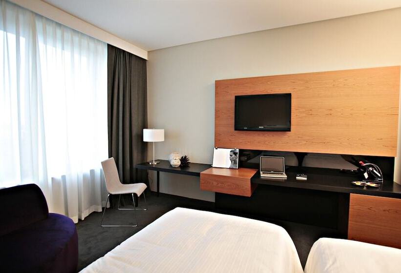 Номер Стандарт, Cosmopolitan