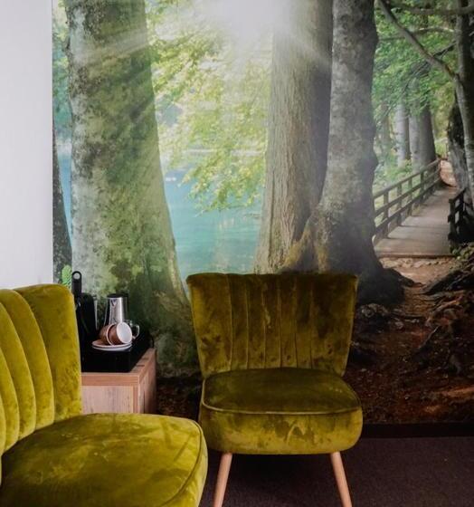 四人标准间, Forest