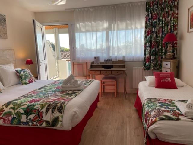 غرفة قياسية ثلاثية, Hôtel Le Peu Breton