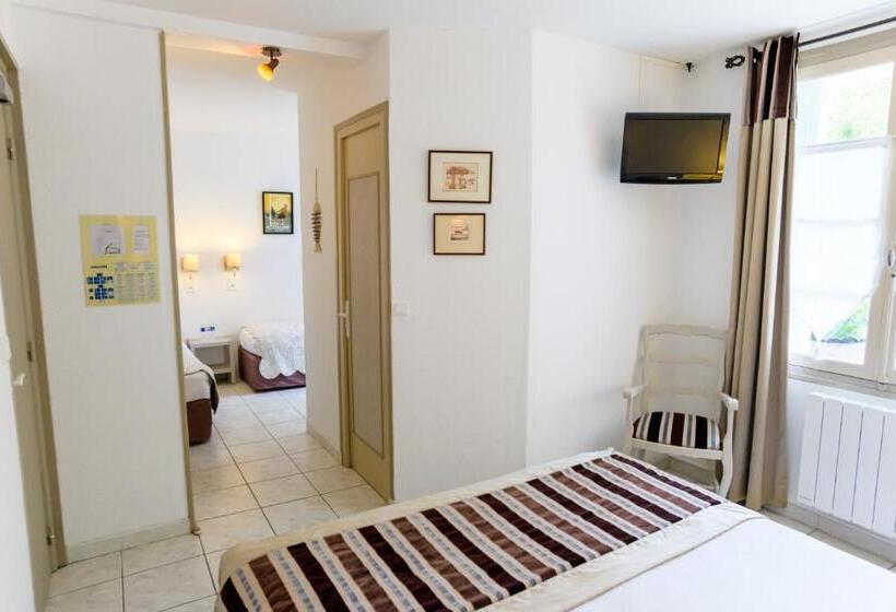 Четырехместный Номер Стандарт, Hôtel Le Peu Breton