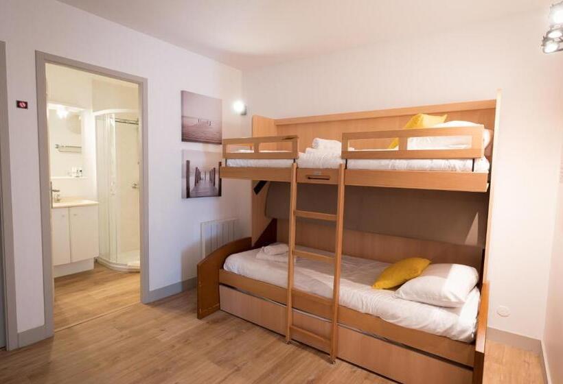 غرفة عادية خماسية, Hôtel Le Peu Breton