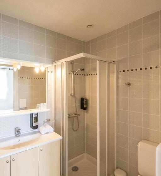 غرفة عادية خماسية, Hôtel Le Peu Breton