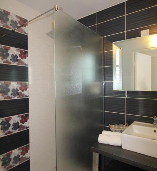 Номер Стандарт, Hôtel Le Peu Breton