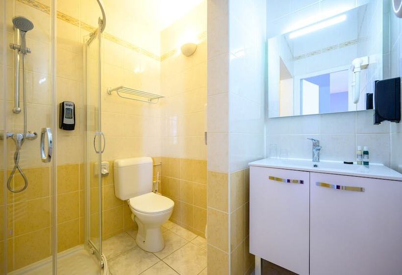 غرفة قياسية رباعية, Hôtel Le Peu Breton