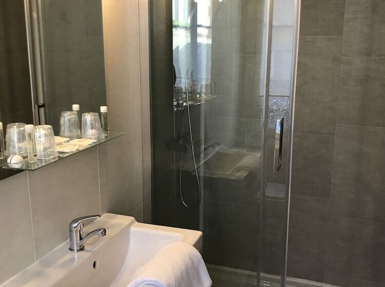 Номер Стандарт, L Estran