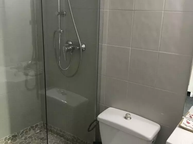 اتاق استاندارد چهار تخته, L Estran