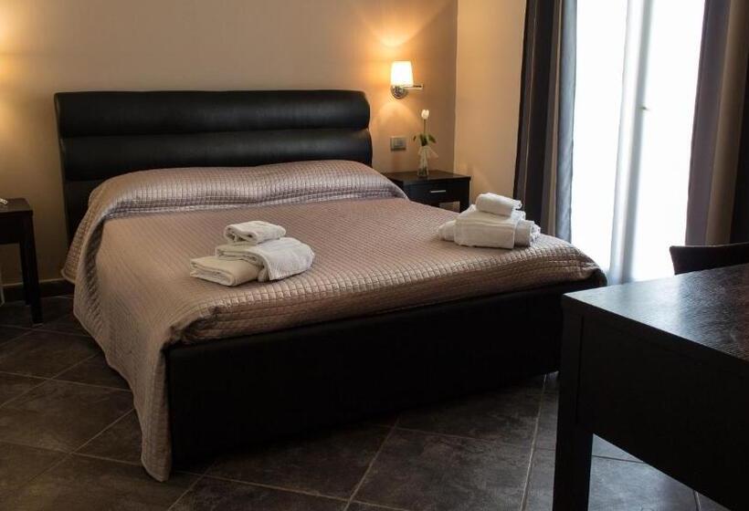 غرفة قياسية, La Cavalera