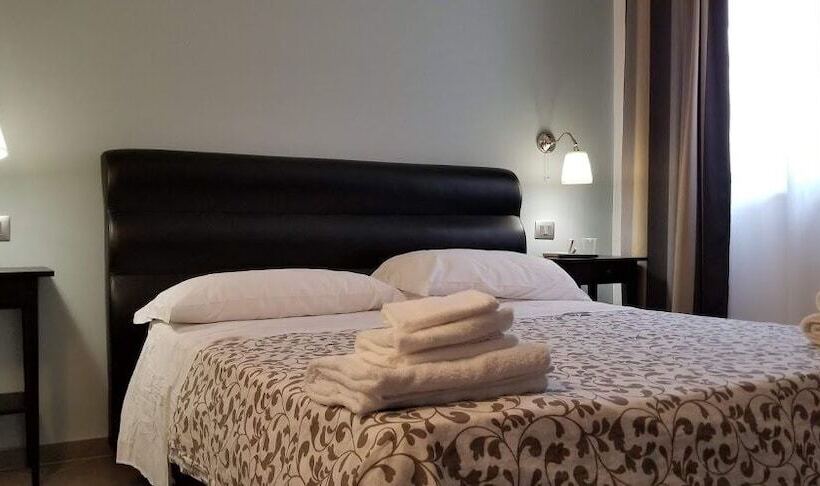 غرفة قياسية ثلاثية, La Cavalera