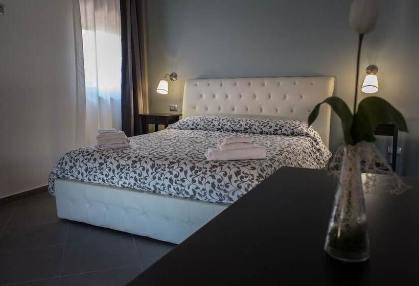 غرفة قياسية ثلاثية, La Cavalera