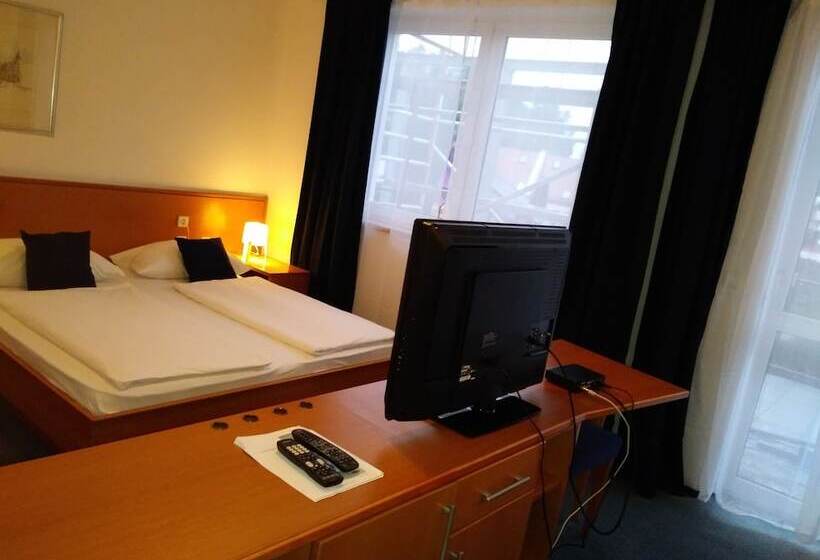 اتاق خانوادگی, Maribor Inn