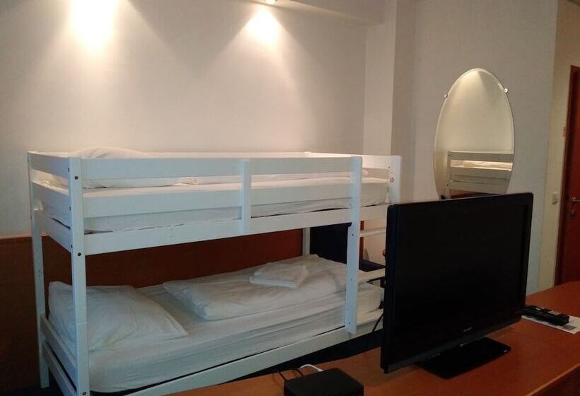 اتاق خانوادگی, Maribor Inn