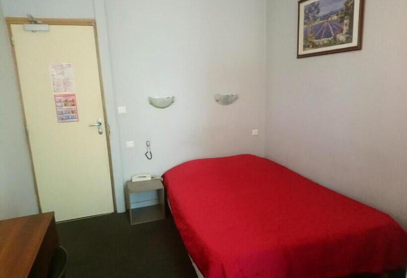 اتاق اکونومی, Moliere