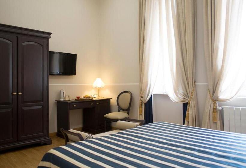 اتاق استاندارد چهار تخته, Navy