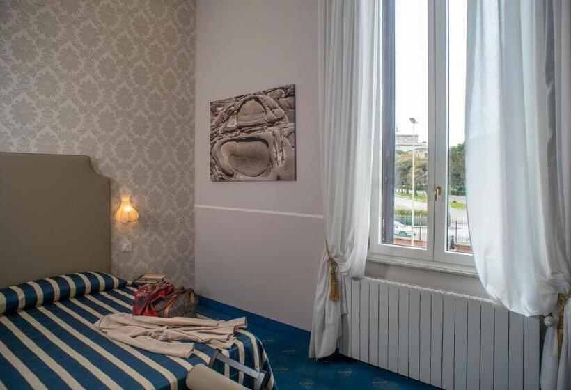 اتاق استاندارد چهار تخته, Navy