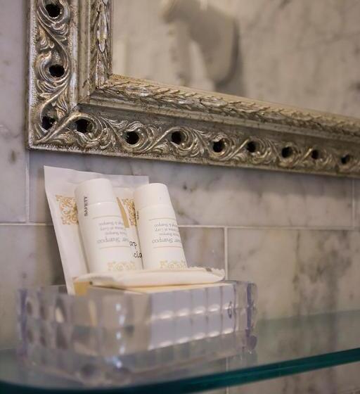 اتاق استاندارد چهار تخته, Navy