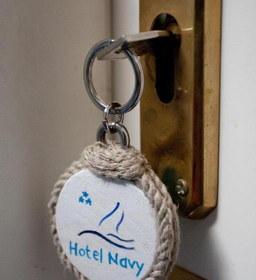 اتاق استاندارد سه نفره, Navy