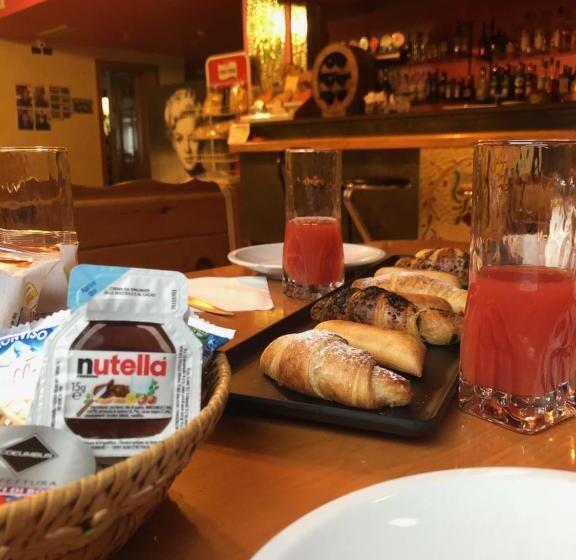 מיטה בחדר משותף, Ostello Trentapassi