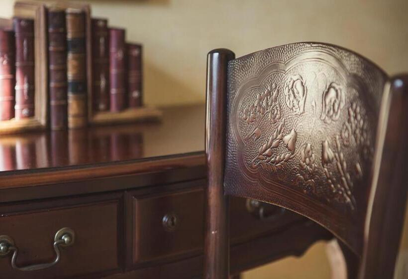 سوییت لوکس, Palazzo Radomiri Heritage Boutique