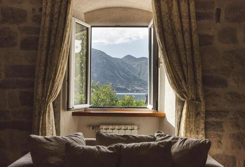 سوییت لوکس, Palazzo Radomiri Heritage Boutique