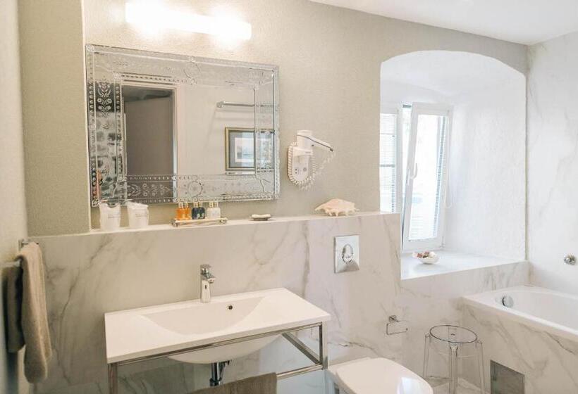 سوییت خانوادگی, Palazzo Radomiri Heritage Boutique