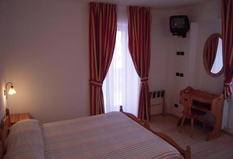غرفة قياسية مطلة على الجبل, Seggiovia