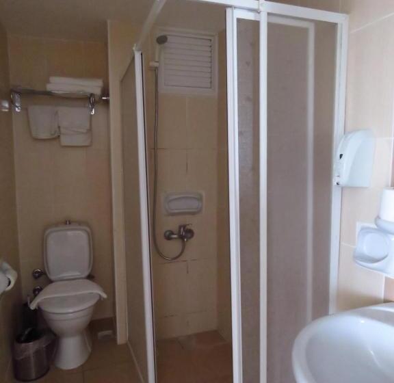 חדר סטנדרט לארבעה נוף לים, Status