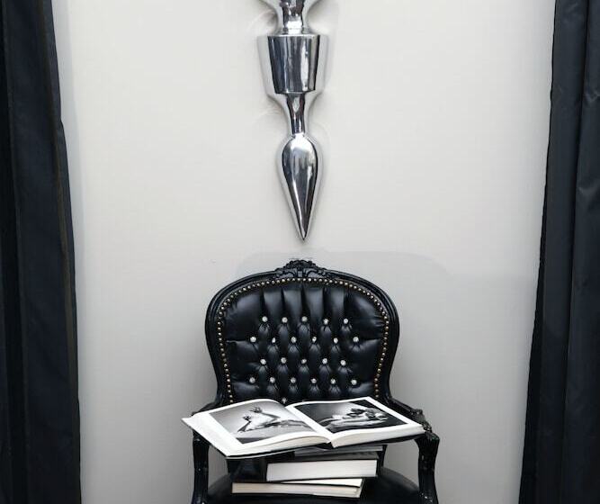 سوئیت پریمیوم, La Villa Nova