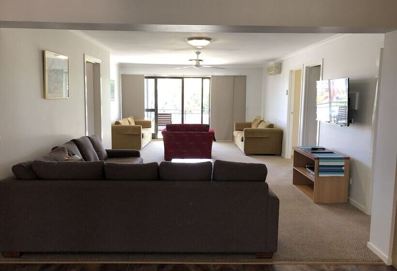 Апартаменты 4 Спальни, Araluen Motor Lodge