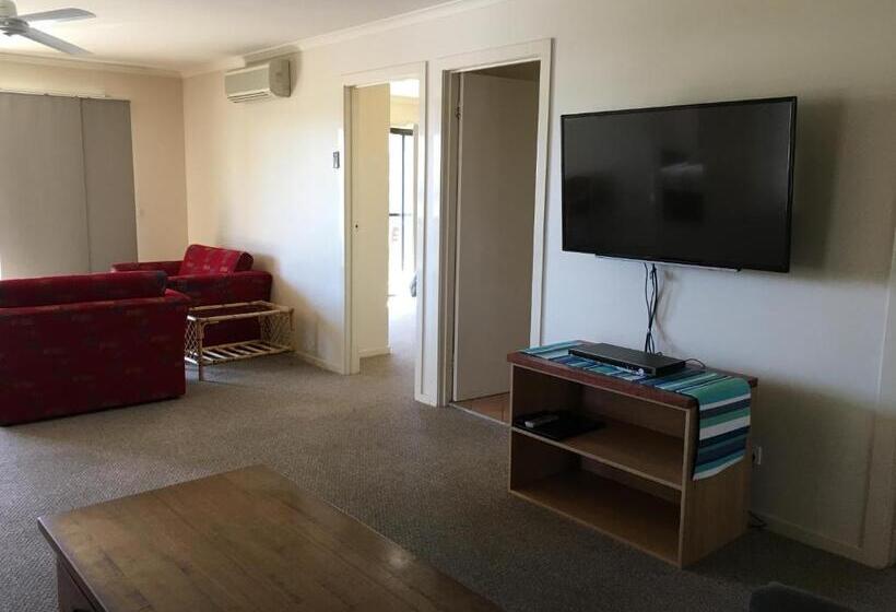 Апартаменты 4 Спальни, Araluen Motor Lodge