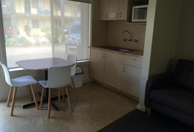 スイート, Araluen Motor Lodge