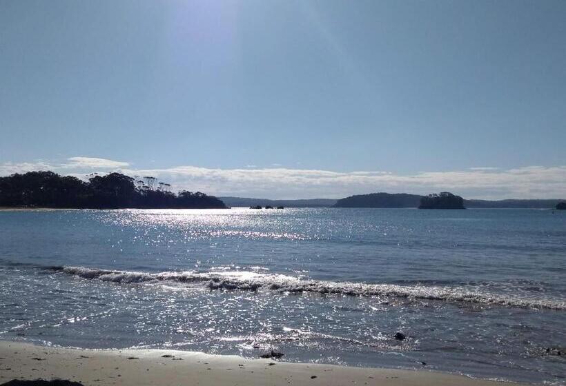 デラックスバンガロー, Araluen Motor Lodge