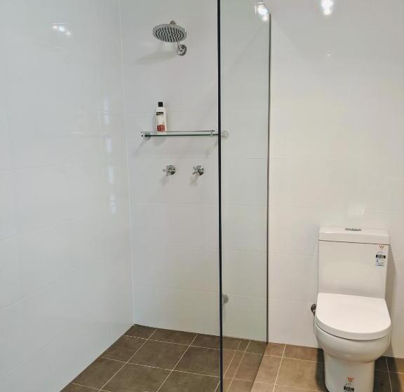 デラックスバンガロー, Araluen Motor Lodge