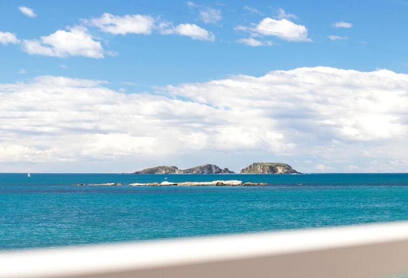 デラックスバンガロー, Araluen Motor Lodge