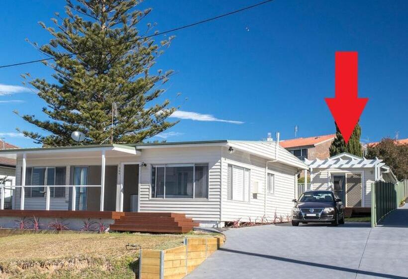 デラックスバンガロー, Araluen Motor Lodge