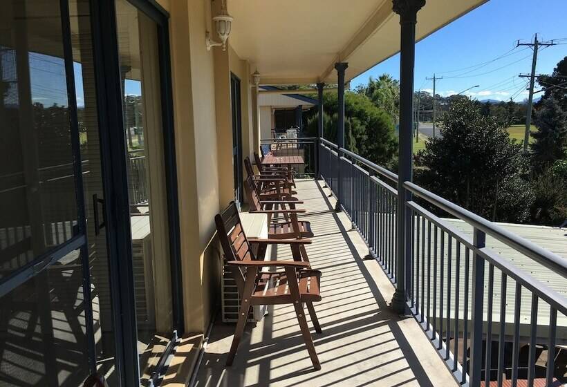 Апартаменты 4 Спальни, Araluen Motor Lodge