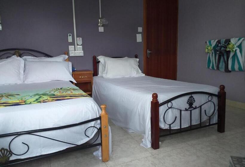 اتاق استاندارد سه نفره, Tyvabro Guesthouse