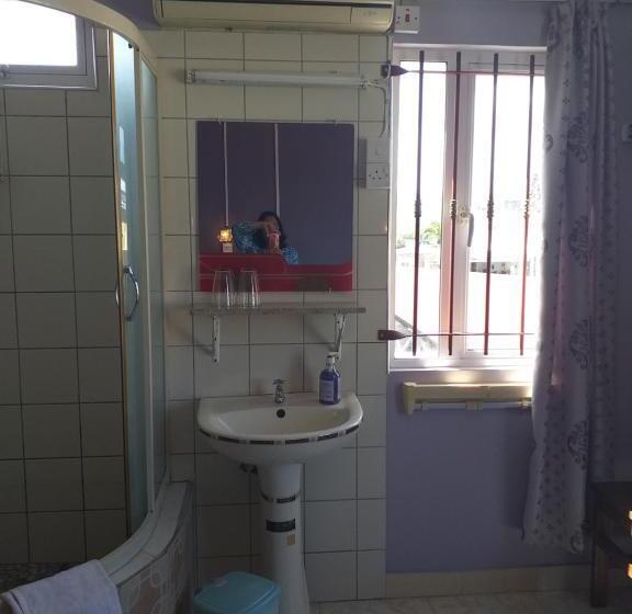 اتاق استاندارد سه نفره, Tyvabro Guesthouse