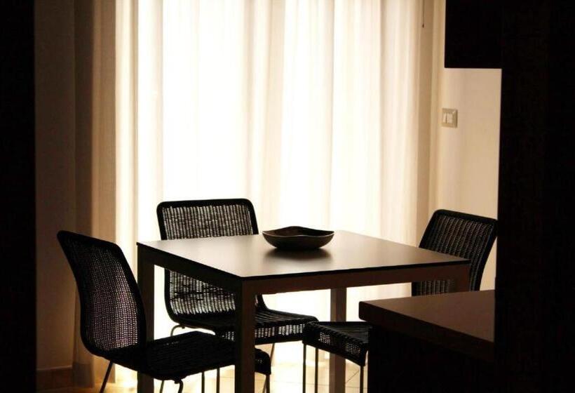 Четырехместный Номер Стандарт, Colonna Rooms & Apartment