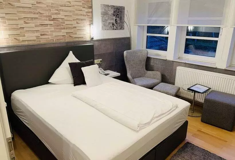 スタンダードルーム, Schlosshotel Landstuhl