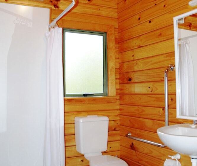 샬레, The Chalets Motel