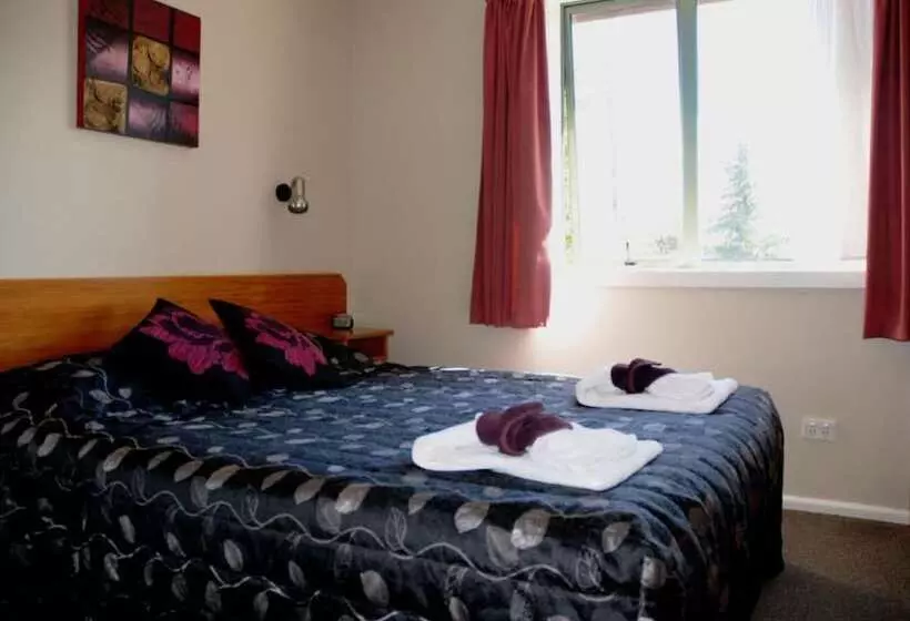 کلبه ییلاقی, The Chalets Motel