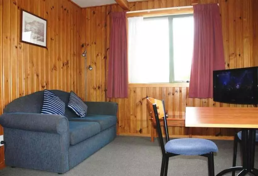 کلبه ییلاقی, The Chalets Motel