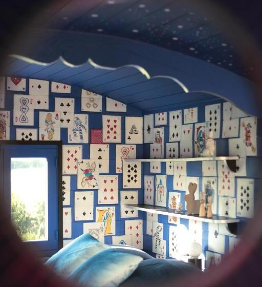 בונגלו משפחתי, La Roulotte Magic ! Des Grillots