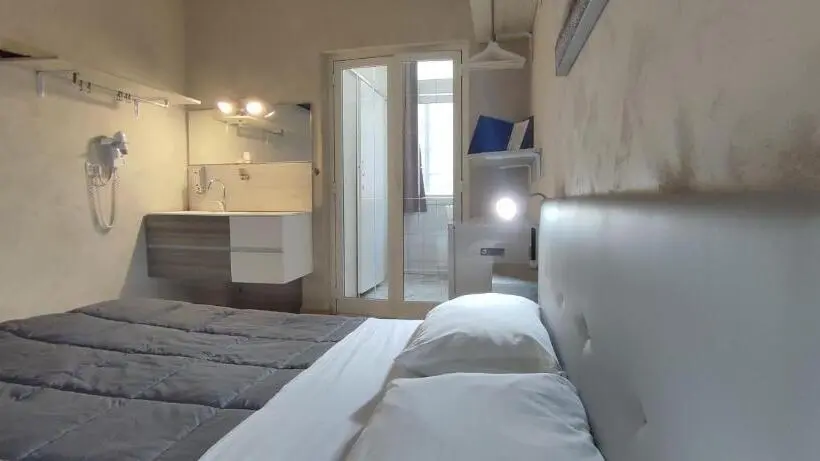 اتاق استاندارد سه نفره, Giambattista House Bari