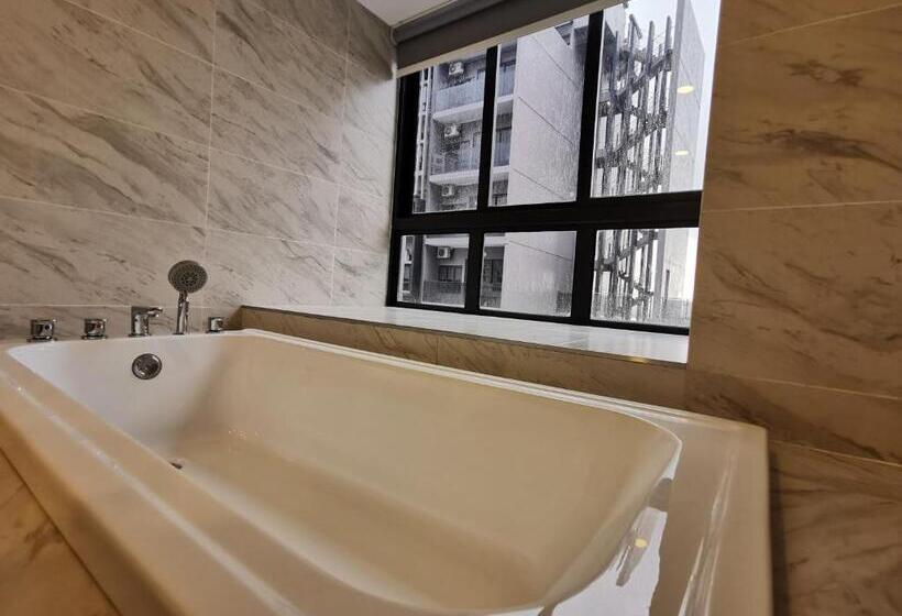 Apartamento 1 Quarto Vista Piscina, Thermospace  Imperio A1719 Melaka City