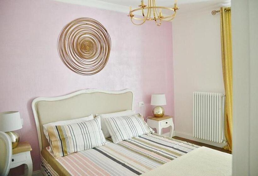 اتاق خانوادگی, B&b A Casa Di Giulia