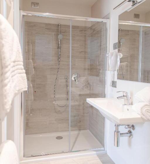 חדר אקונומי, Residenza Angelica