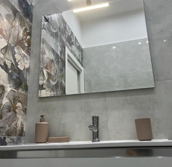 اتاق لوکس, Royal Flower